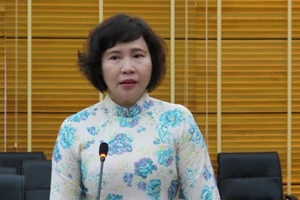 Cổ phiếu của gia đình Thứ trưởng Kim Thoa lao dốc 