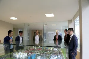 Doanh nghiệp Việt đầu tư làm nhà giá rẻ tại Mỹ