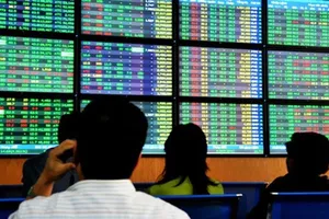 Khởi sắc trở lại, 100.000 tỉ chứng khoán phục hồi 