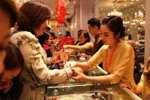 Giá vàng miếng tuột dốc phiên thứ 2 liên tiếp