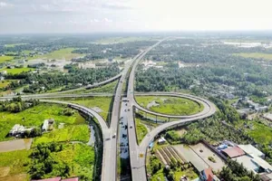 Hàng loạt đại gia ‘thâu tóm’ thị trường bất động sản Long An