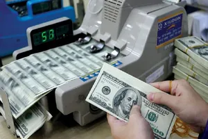 Lý do tỉ giá đột ngột nổi sóng sau thời gian dài bình yên