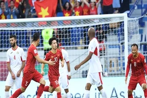 “Cơn mưa” tiền thưởng cho đội tuyển Việt Nam bắt đầu rơi