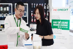 Ồ ạt nhảy vào 'miếng bánh' vay tiêu dùng