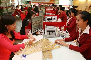 Giá vàng nữ trang đột ngột tăng 'sốc'