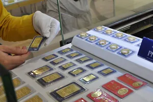 Giá vàng bật tăng dữ dội lên gần 41 triệu đồng/lượng