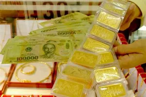 Giá vàng đột ngột tăng 'dựng đứng'