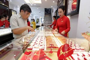 Giá vàng biến động mạnh trước ngày Thần tài