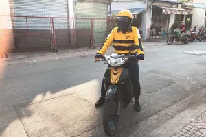 Tài xế bị khóa tài khoản nếu không đeo khẩu trang