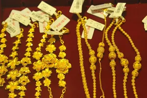 Vàng mất 5,6 triệu, hàng loạt nhà đầu tháo chạy 