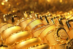 Giá vàng miếng vọt lên trên 48 triệu đồng/lượng