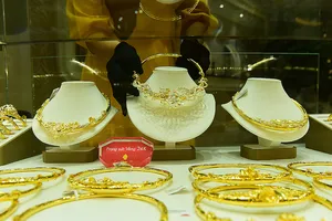 Giá vàng đột ngột nổi sóng, tăng lên gần 49 triệu đồng/lượng