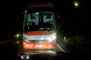 Buộc thôi việc tài xế Thành Bưởi chạy ngược chiều