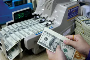 Tỉ giá USD trồi sụt thất thường