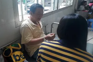 Vụ cây phượng bật gốc: Hỗ trợ học sinh bị thương nặng nhất