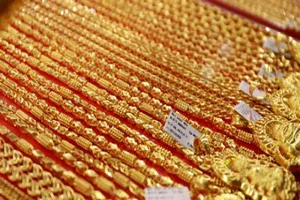 Giá vàng trong nước tiếp tục bất thường