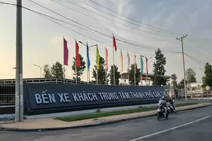 Bộ Tài chính nói gì về việc bến xe Cần Thơ thu phí cao?