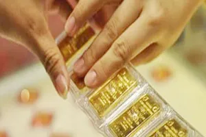 Giá vàng đột ngột lao dốc, mất cả triệu đồng mỗi lượng