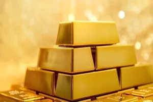 Giá vàng tăng mạnh, nhiều người tranh thủ chốt lời