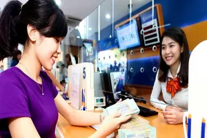 Ngân hàng đồng loạt giảm thêm lãi suất tiền gửi tiết kiệm 