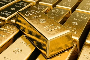 Giá vàng thế giới bất ngờ tăng gần 1 triệu đồng/lượng