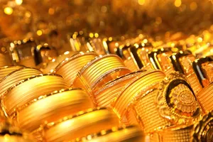 Vàng miếng chìm trong sắc đỏ, vàng nhẫn bất thường sau thông tin đấu giá