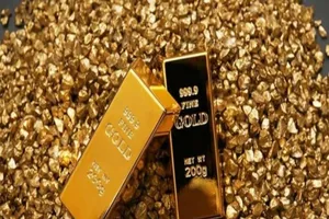 Giá vàng SJC ngày càng đắt hơn vàng thế giới