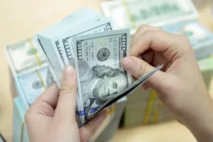 Giá USD chợ đen ‘bay’ nhanh như vũ bão