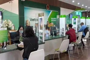 Ngân hàng tiếp tục hỗ trợ khách hàng bị thiệt hại do COVID-19