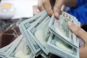 Tỉ giá đô la 'chợ đen' thiết lập đỉnh mới