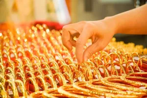 Giá vàng nhẫn rẻ hơn vàng SJC gần 5 triệu đồng/lượng