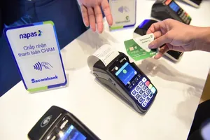 Lần đầu tiên Việt Nam có thẻ ngân hàng 2 trong 1