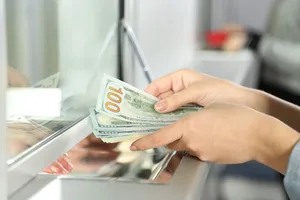 Đồng tiền Việt tăng giá, USD 'chợ đen' chạm đáy