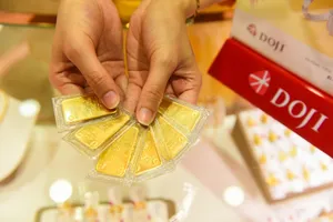 Giá mua, bán vàng SJC có nơi chênh lệch bất thường