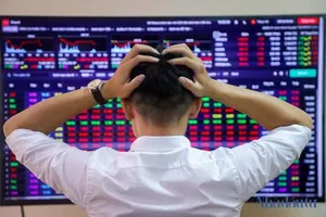 Lý do cổ phiếu ngân hàng chìm trong sắc đỏ dù được nới room 