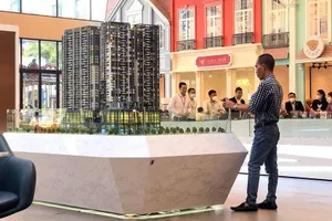 Giá căn hộ tăng vọt, làm sao để người trẻ có nhà?