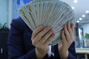 Ngân hàng đua nhau tung gói cho vay lãi suất thấp mùa cuối năm 