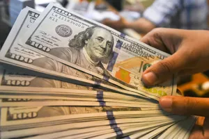 Giá USD lao dốc 'chóng mặt'