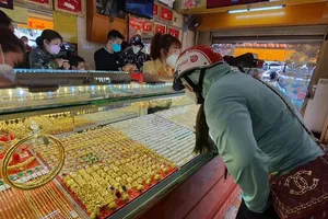 Giá vàng SJC, 9999 biến động quá mạnh