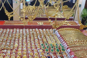 Giá vàng 9999 đang cạnh tranh khốc liệt