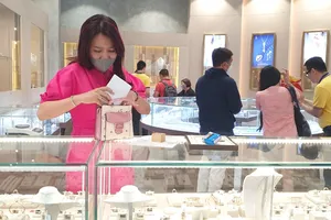 Không nên 'trói chân' vàng trang sức, mỹ nghệ