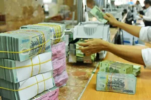 Doanh nghiệp đành 'ngậm bồ hòn' khi ngân hàng cố tình lách luật