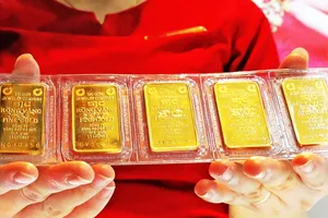 Biên độ tăng giá vàng miếng SJC cao hơn chục lần so với vàng 9999