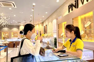 Giá vàng miếng SJC 'quay xe', người mua rủi ro