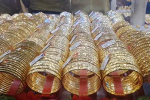 Giá vàng 9999 sẽ sớm đuổi kịp vàng miếng SJC