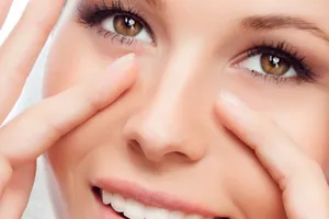 10 công dụng làm đẹp “không tưởng” của son dưỡng môi