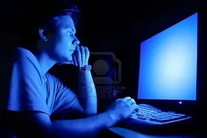 Tác hại khôn lường của màn hình máy tính, điện thoại tới sức khỏe