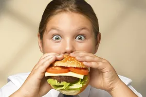 Thức ăn nhanh làm trẻ kém thông minh