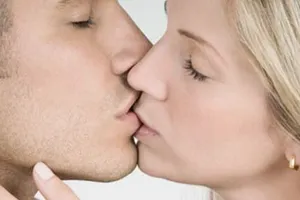 Tại sao con người không thể ngừng hôn nhau?