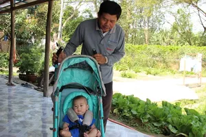 Gia đình bé văng khỏi bụng mẹ bãi nại cho tài xế